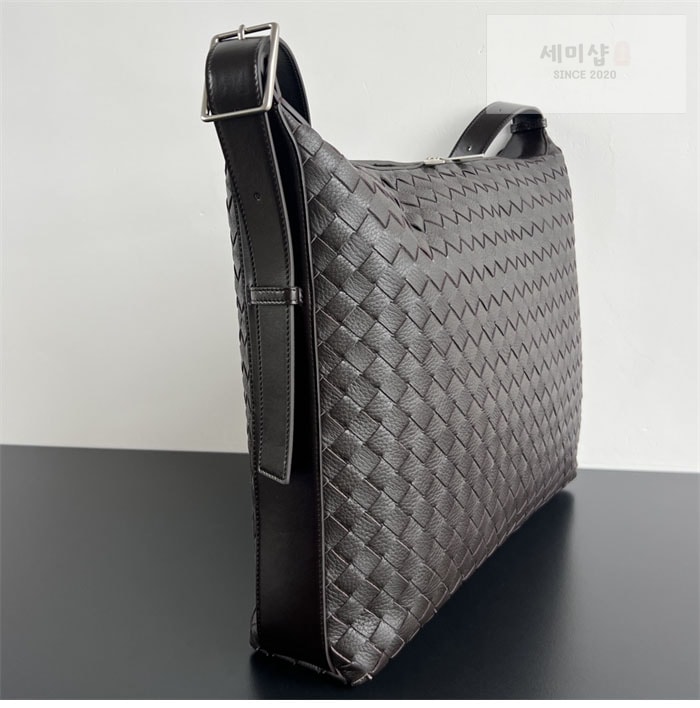Bottega Veneta 보테가베네타 미디움 인트레치아토 트래블러 호보 숄더백 폰단트 Bag 9번 이미지