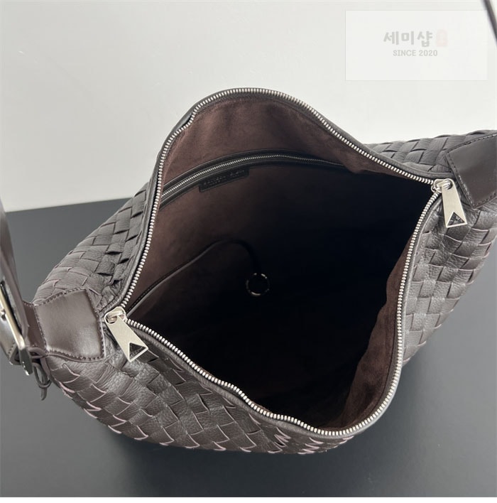 Bottega Veneta 보테가베네타 미디움 인트레치아토 트래블러 호보 숄더백 폰단트 Bag 7번 이미지