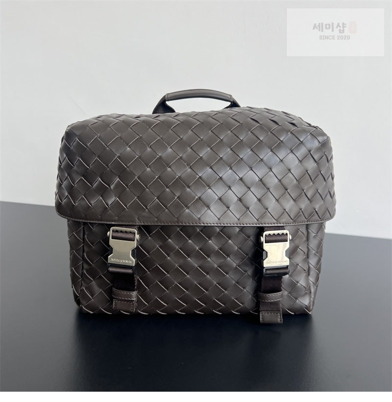 Bottega Veneta 보테가베네타 인트레치아토 포스티노 백 “ 2 COLOR ” 블랙 Bag 15번 이미지