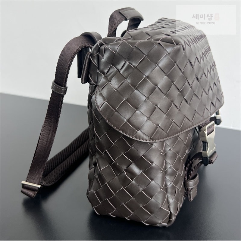 Bottega Veneta 보테가베네타 인트레치아토 포스티노 백 “ 2 COLOR ” 블랙 Bag 8번 이미지
