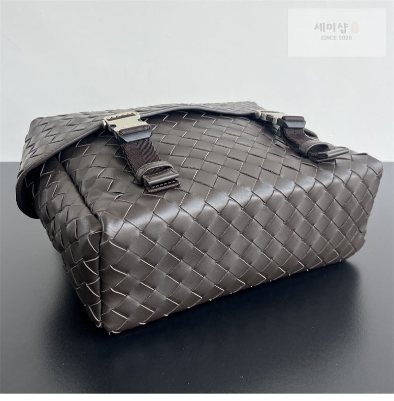 Bottega Veneta 보테가베네타 인트레치아토 포스티노 백 “ 2 COLOR ” 블랙 Bag 16번 이미지