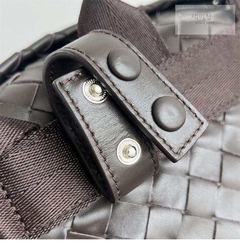 Bottega Veneta 보테가베네타 인트레치아토 포스티노 백 “ 2 COLOR ” 블랙 Bag 17번 이미지