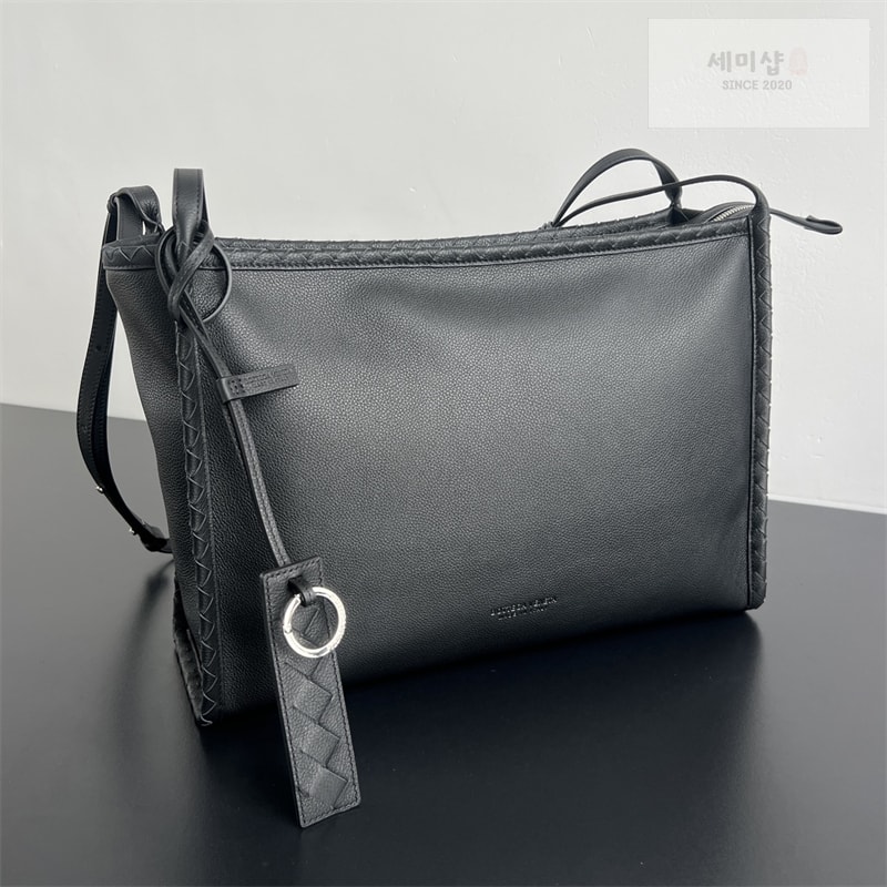 보테가베네타 보테가베네타 코리에레 메신저백 826852 블랙 Bag 16번 이미지