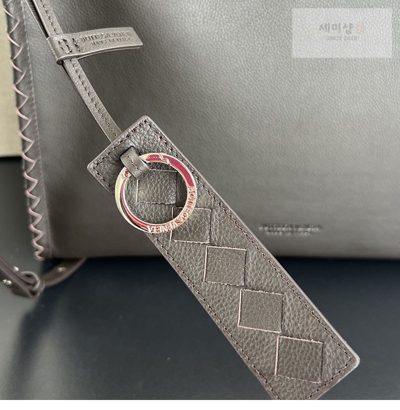 보테가베네타 보테가베네타 코리에레 메신저백 826852 블랙 Bag 17번 이미지