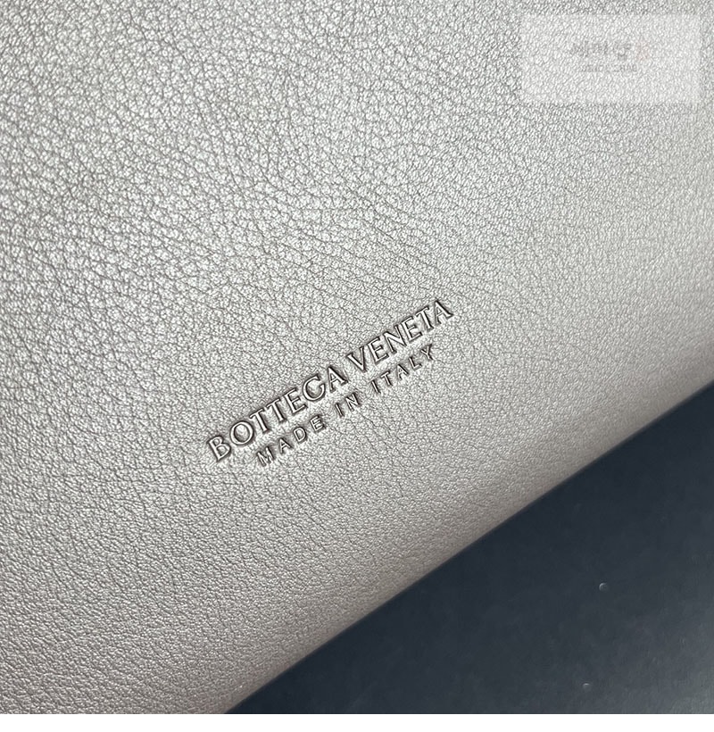 보테가베네타 보테가베네타 코리에레 메신저백 826852 블랙 Bag 18번 이미지