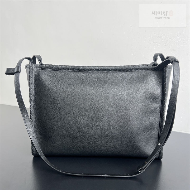 보테가베네타 보테가베네타 코리에레 메신저백 826852 블랙 Bag 19번 이미지