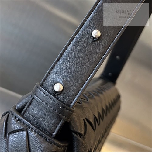 Bottega Veneta 보테가베네타 코블 인트레치아토 숄더백 “ 3 COLOR ” 다크그린 Bag 12번 이미지