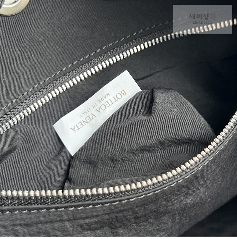 보테가베네타 보테가베네타 크로스로드 멀티포켓 백팩 블랙 Bag 4번 이미지