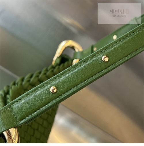 Bottega Veneta 보테가베네타 클리커 미디엄 숄더백 “ 5 COLOR ” 오트밀 Bag 23번 이미지