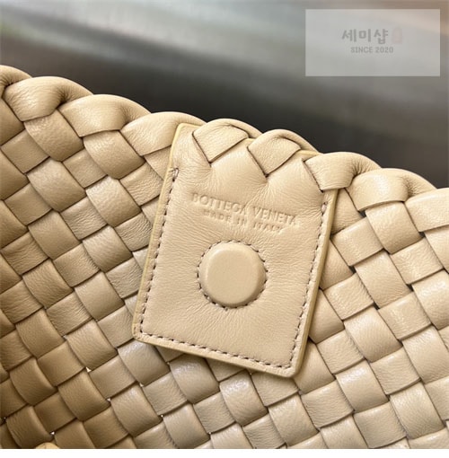 Bottega Veneta 보테가베네타 클리커 미디엄 숄더백 “ 5 COLOR ” 오트밀 Bag 30번 이미지