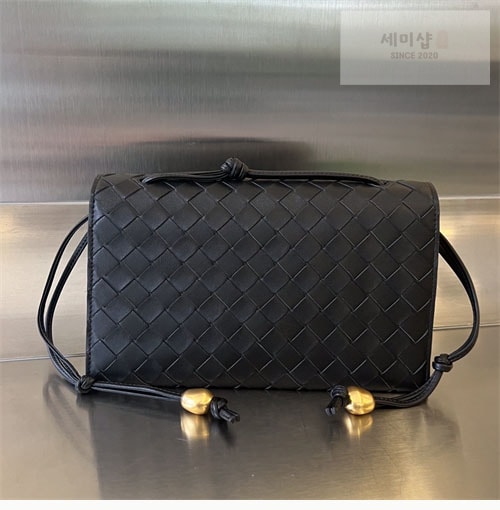 Bottega Veneta 보테가베네타 트리오 파우치 온 스트랩 “ 3COLOR ” 블랙 Bag 3번 이미지