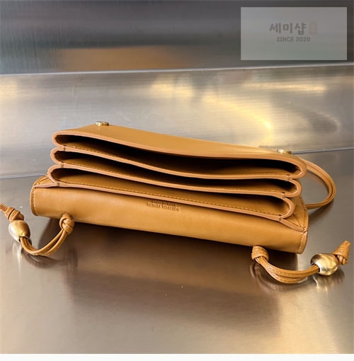 Bottega Veneta 보테가베네타 트리오 파우치 온 스트랩 “ 3COLOR ” 블랙 Bag 18번 이미지