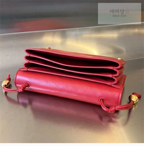 Bottega Veneta 보테가베네타 트리오 파우치 온 스트랩 “ 3COLOR ” 블랙 Bag 33번 이미지