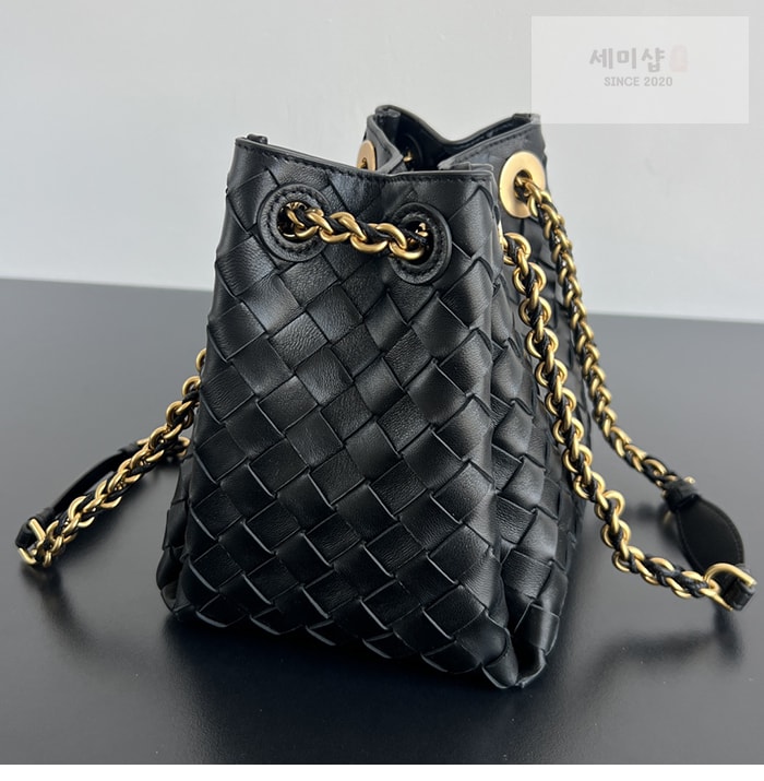 Bottega Veneta 보테가베네타 인트레치아토 파라슈트 스몰 체인 스트랩 “ 4 COLOR ” 블랙 Bag 9번 이미지