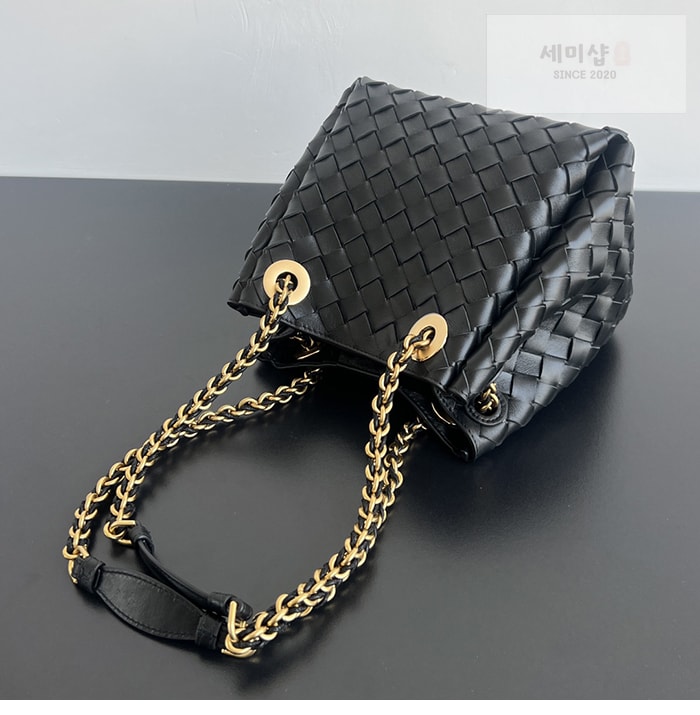 Bottega Veneta 보테가베네타 인트레치아토 파라슈트 스몰 체인 스트랩 “ 4 COLOR ” 블랙 Bag 17번 이미지