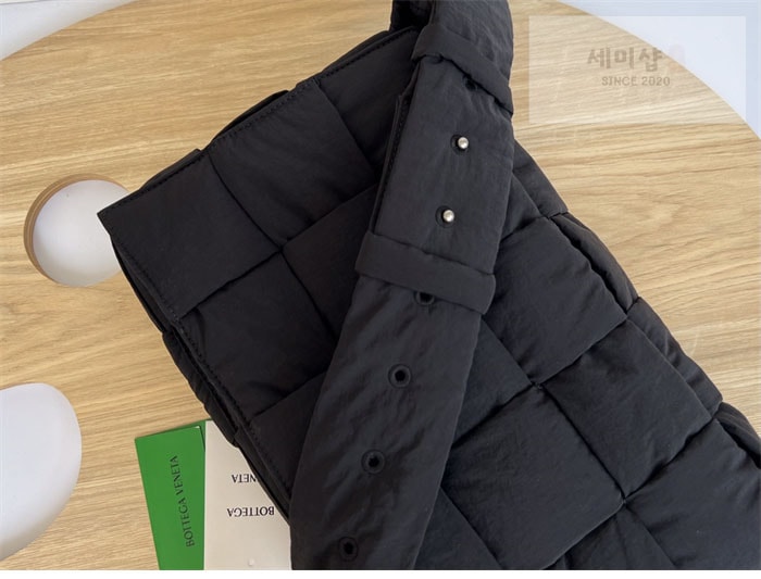 Bottega Veneta 보테가베네타 패디드 테크 카세트 백 “ 3COLOR ” 네이비 Bag 14번 이미지