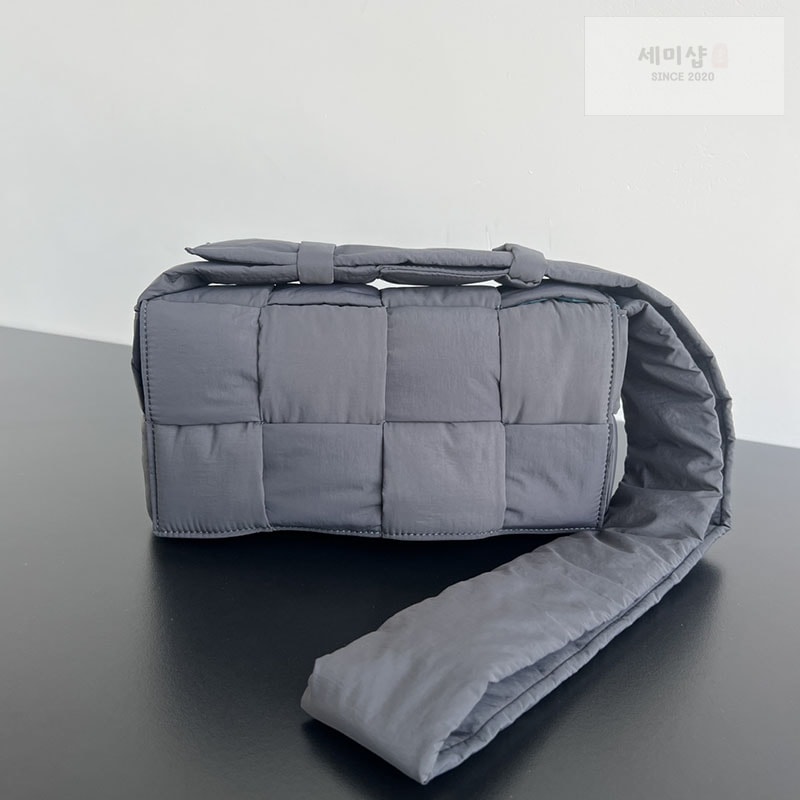 Bottega Veneta 보테가베네타 패디드 테크 카세트 백 “ 20 COLOR ” 레플리카 14번 이미지 - Bag | 세미샵 레플리카 사이트