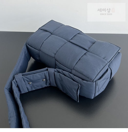 Bottega Veneta 보테가베네타 패디드 테크 카세트 백 “ 20 COLOR ” 레플리카 9번 이미지 - Bag | 세미샵 레플리카 사이트
