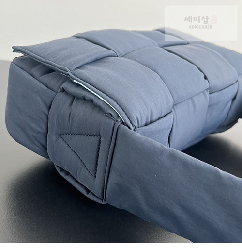 Bottega Veneta 보테가베네타 패디드 테크 카세트 백 “ 20 COLOR ” 레플리카 10번 이미지 - Bag | 세미샵 레플리카 사이트