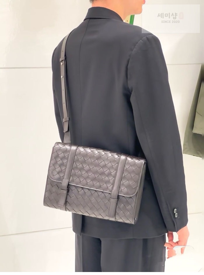 Bottega Veneta 보테가베네타 피콜로 크로스백 “ 2COLOR ” 블랙 Bag 13번 이미지