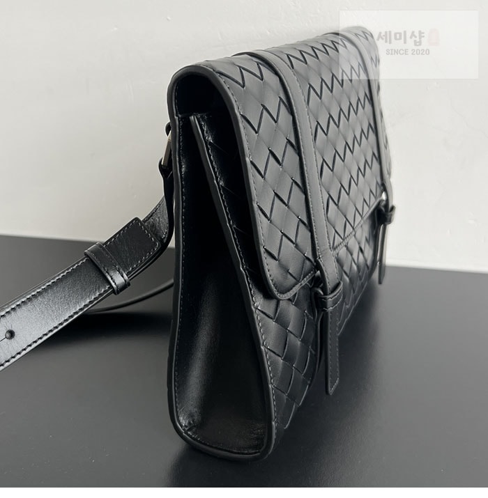 Bottega Veneta 보테가베네타 피콜로 크로스백 “ 2COLOR ” 블랙 Bag 17번 이미지