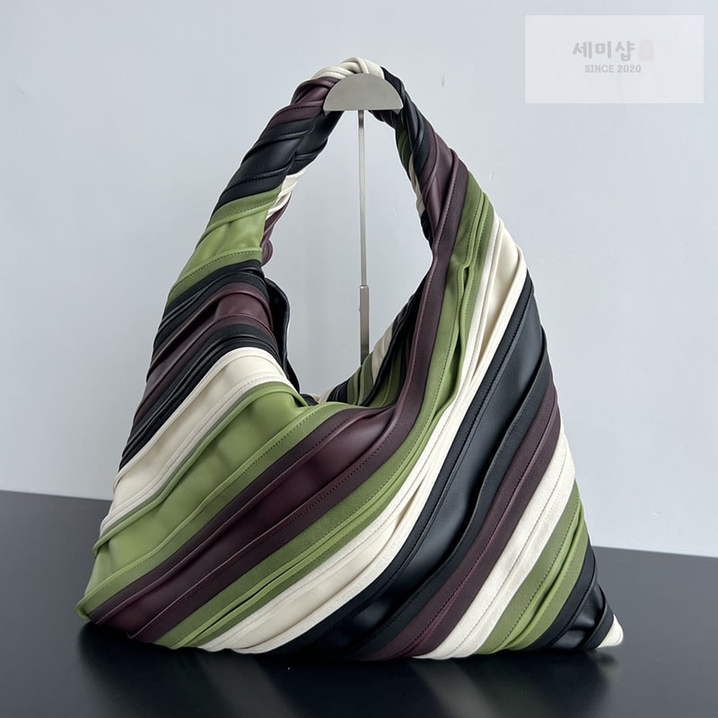 Bottega Veneta 보테가베네타 홉 호보백 블랙 말차 화이트 Bag 5번 이미지