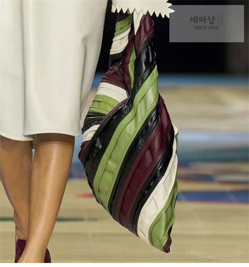 Bottega Veneta 보테가베네타 홉 호보백 블랙 말차 화이트 Bag 9번 이미지