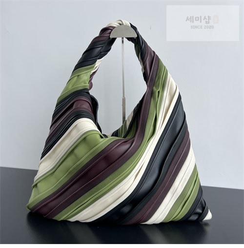 Bottega Veneta 보테가베네타 홉 호보백 블랙 말차 화이트 Bag 6번 이미지
