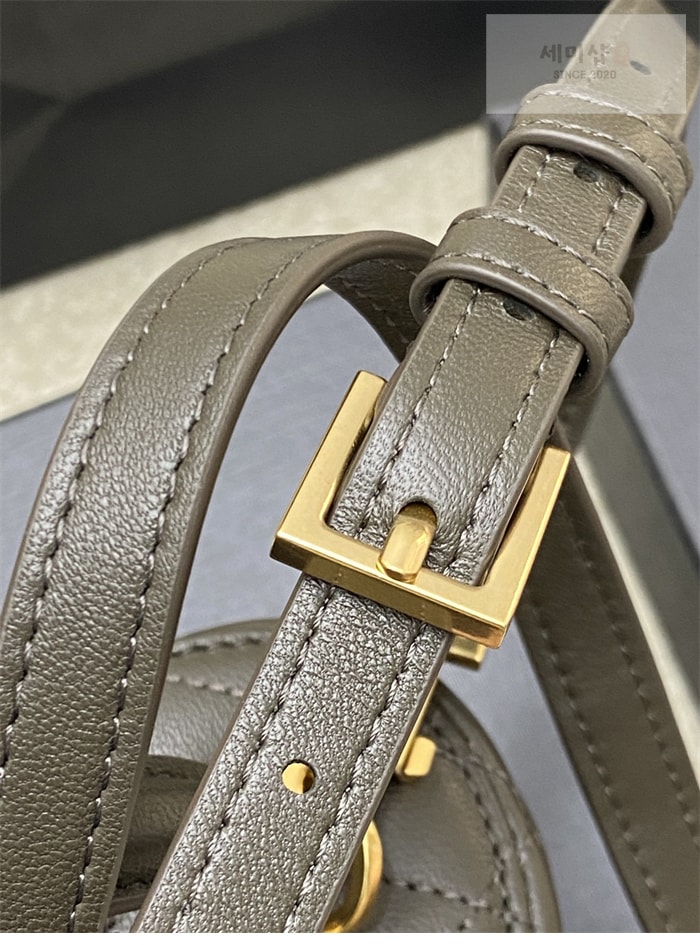Saint Laurent 생로랑 램스킨 가비 베니티 백 블랙 Bag 6번 이미지