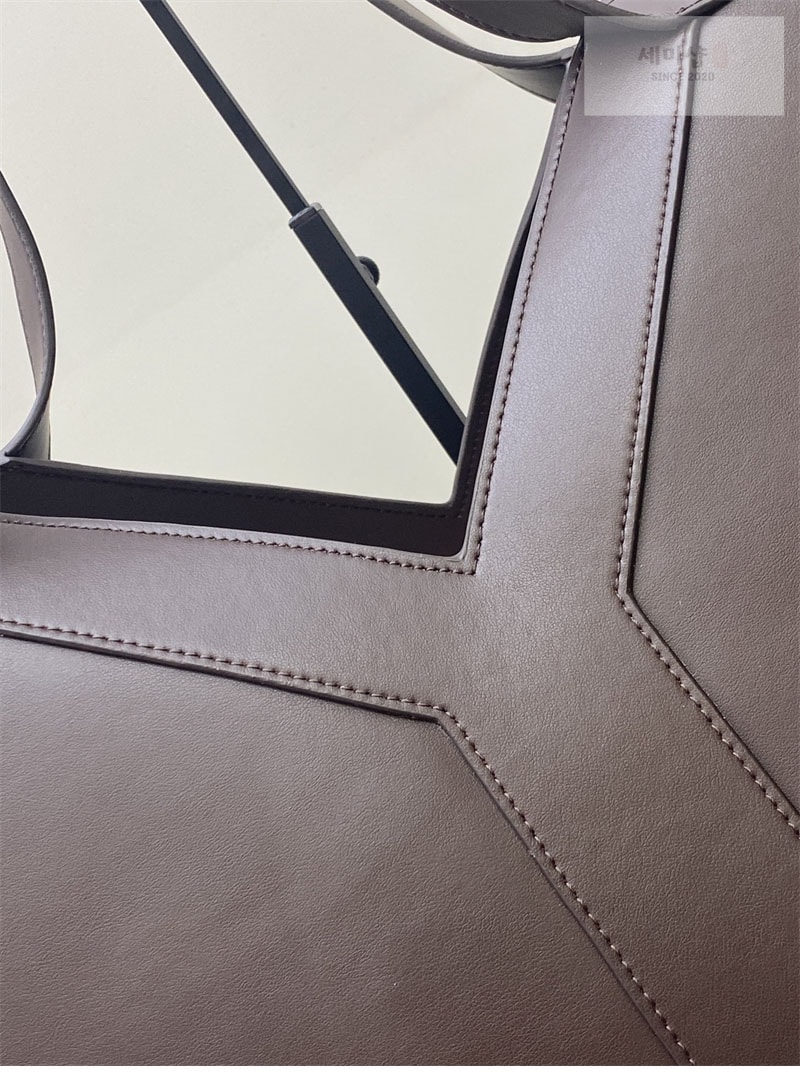 Saint Laurent 생로랑 레더 Y 토트백 블랙 Bag 18번 이미지