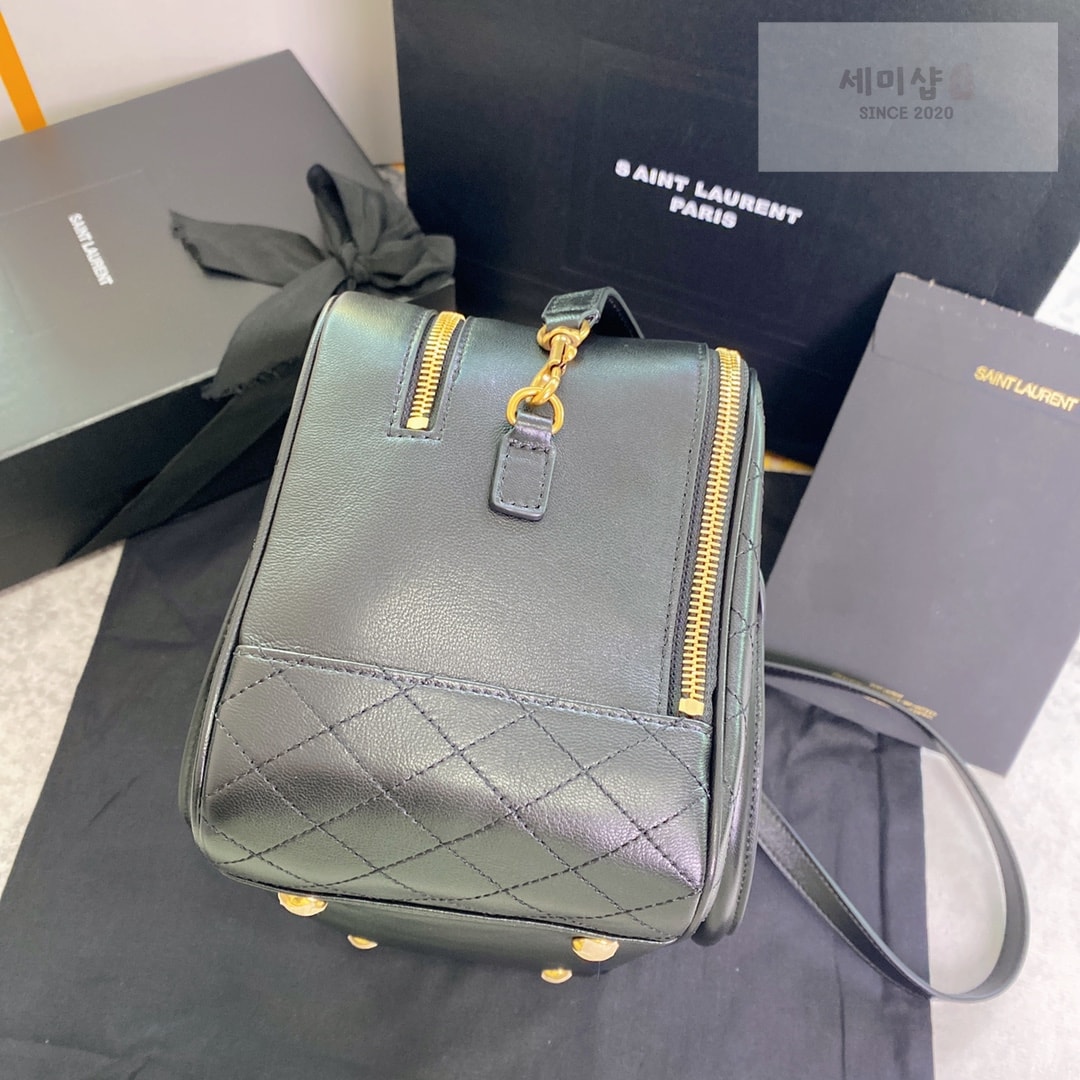 Saint Laurent 생로랑 퀼트 램스킨 LYIA 더플 백 31*16*13CM Bag 6번 이미지
