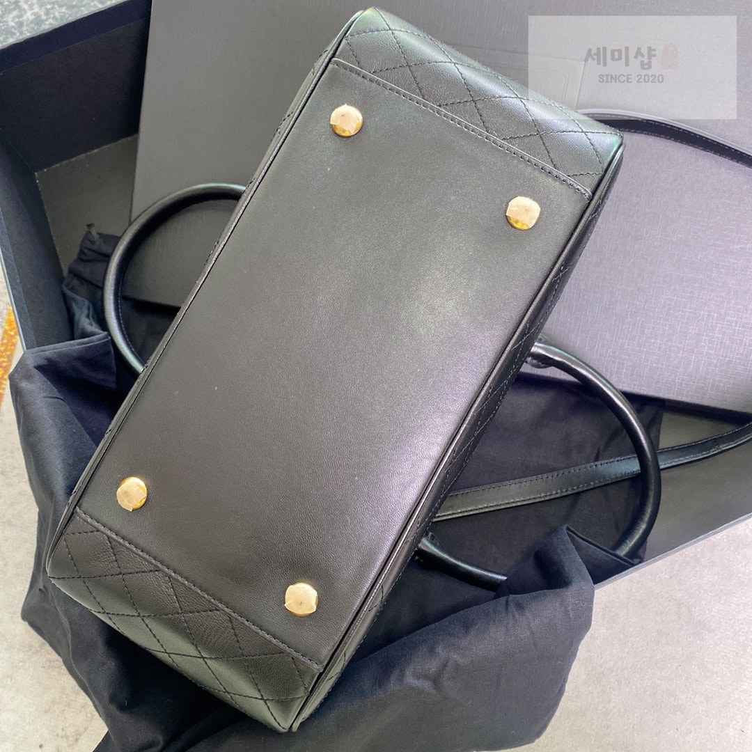 Saint Laurent 생로랑 퀼트 램스킨 LYIA 더플 백 31*16*13CM Bag 10번 이미지