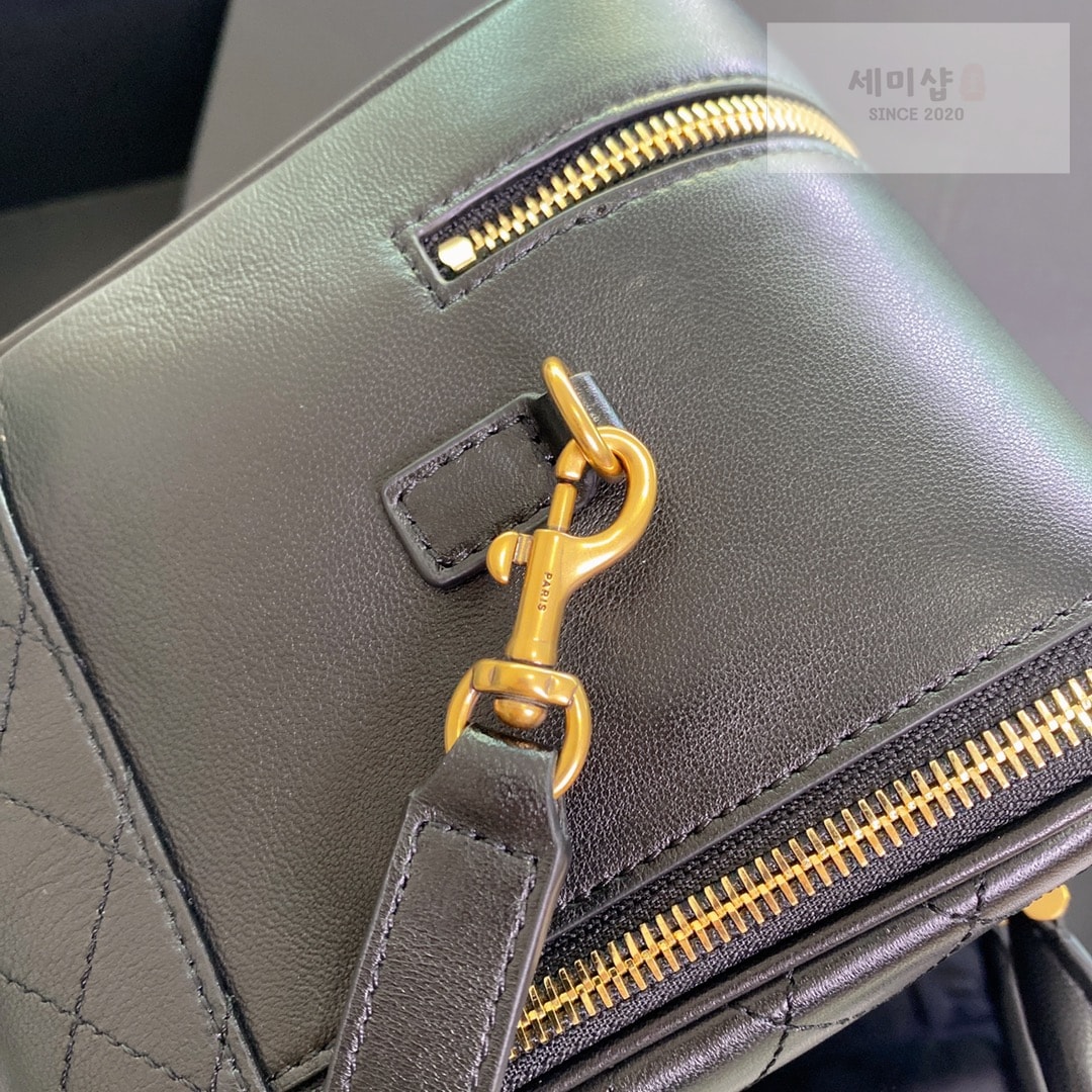 Saint Laurent 생로랑 퀼트 램스킨 LYIA 더플 백 31*16*13CM Bag 11번 이미지