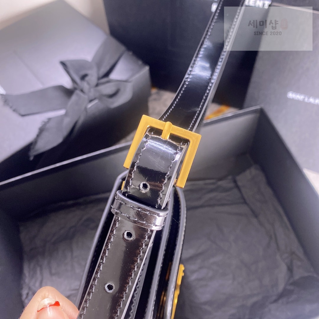 Saint Laurent 생로랑 페이턴드 레더 솔페리노 스몰 사첼 백 19*13*5CM Bag 10번 이미지