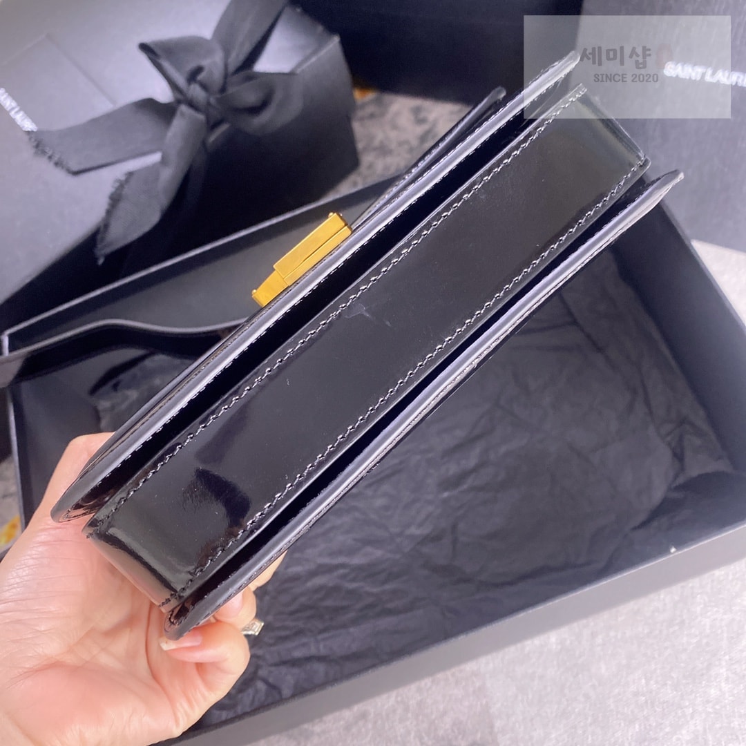 Saint Laurent 생로랑 페이턴드 레더 솔페리노 스몰 사첼 백 19*13*5CM Bag 4번 이미지