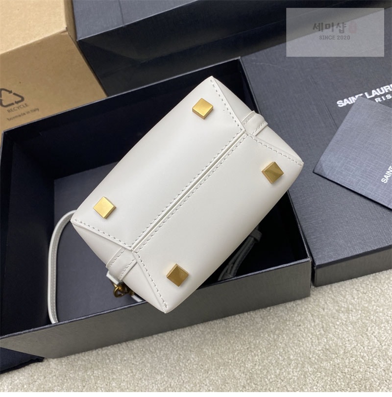 Saint Laurent 생로랑 LE 37 미니 버킷백 빈티지 화이트 765870 Bag 6번 이미지
