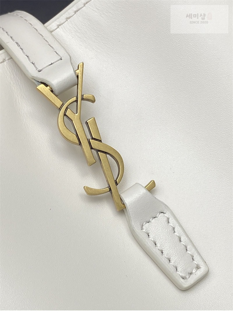 Saint Laurent 생로랑 LE 37 미니 버킷백 빈티지 화이트 765870 Bag 9번 이미지