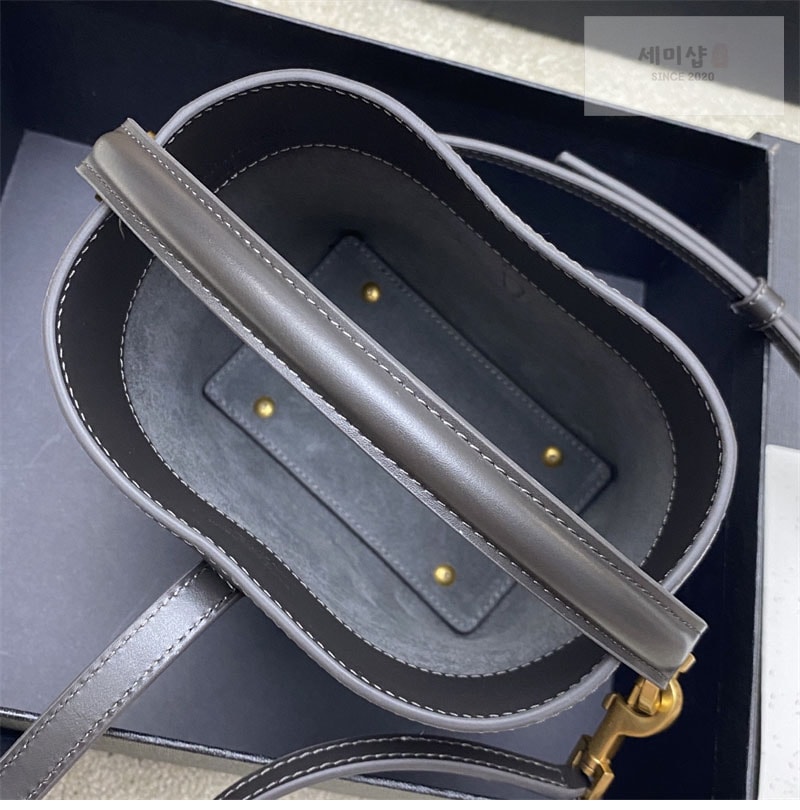Saint Laurent 생로랑 LE 37 미니 버킷백 샤이니 카프스킨 765870 Bag 10번 이미지