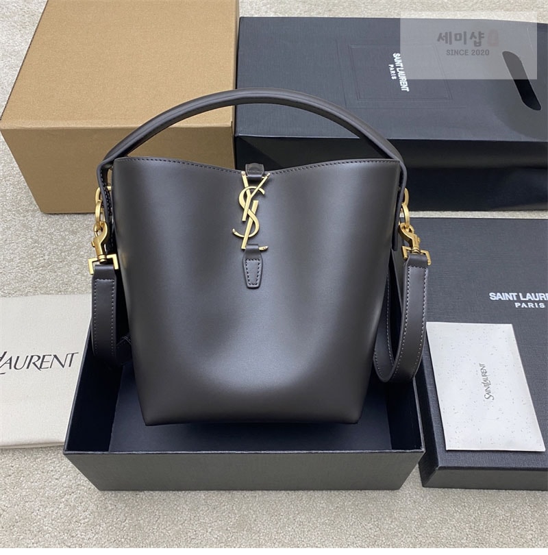 Saint Laurent 생로랑 LE 37 스몰 버킷백 샤이니 카프스킨 749036 Bag 1번 이미지