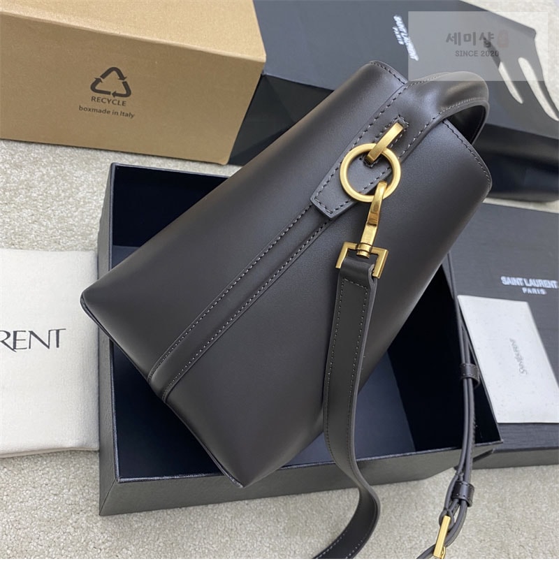 Saint Laurent 생로랑 LE 37 스몰 버킷백 샤이니 카프스킨 749036 Bag 8번 이미지