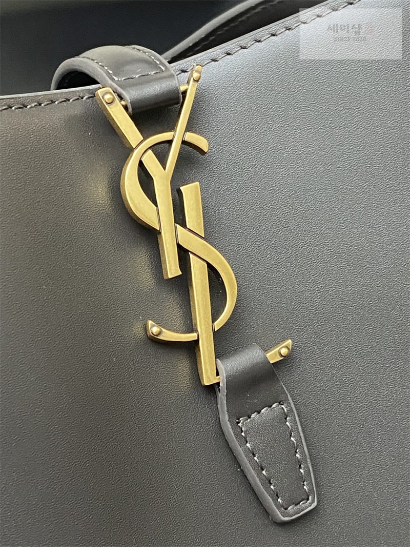 Saint Laurent 생로랑 LE 37 스몰 버킷백 샤이니 카프스킨 749036 Bag 5번 이미지