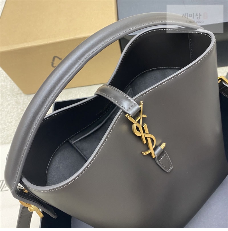 Saint Laurent 생로랑 LE 37 스몰 버킷백 샤이니 카프스킨 749036 Bag 3번 이미지
