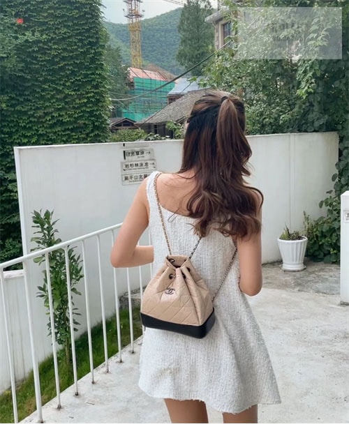 C H A N E L 샤넬 가브리엘 백팩 스몰 베이지 Bag 10번 이미지