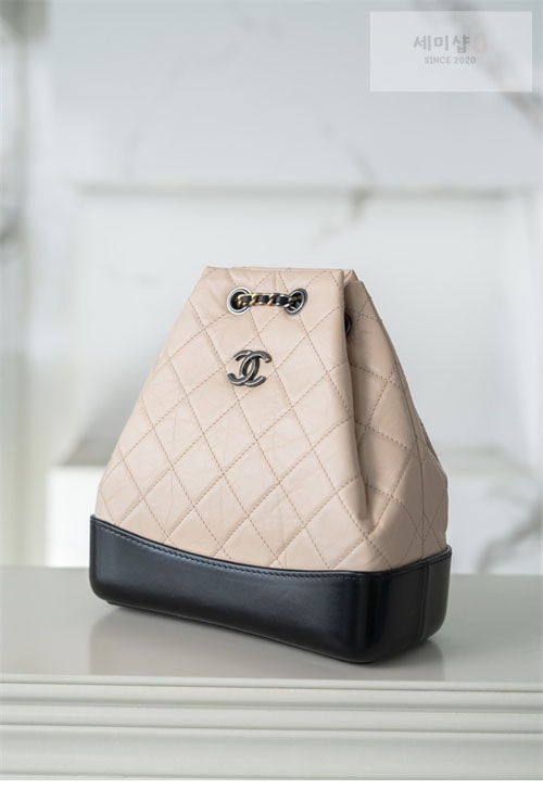 C H A N E L 샤넬 가브리엘 백팩 스몰 베이지 Bag 2번 이미지