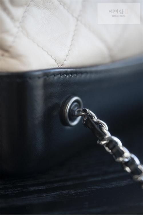 C H A N E L 샤넬 가브리엘 백팩 스몰 베이지 Bag 13번 이미지