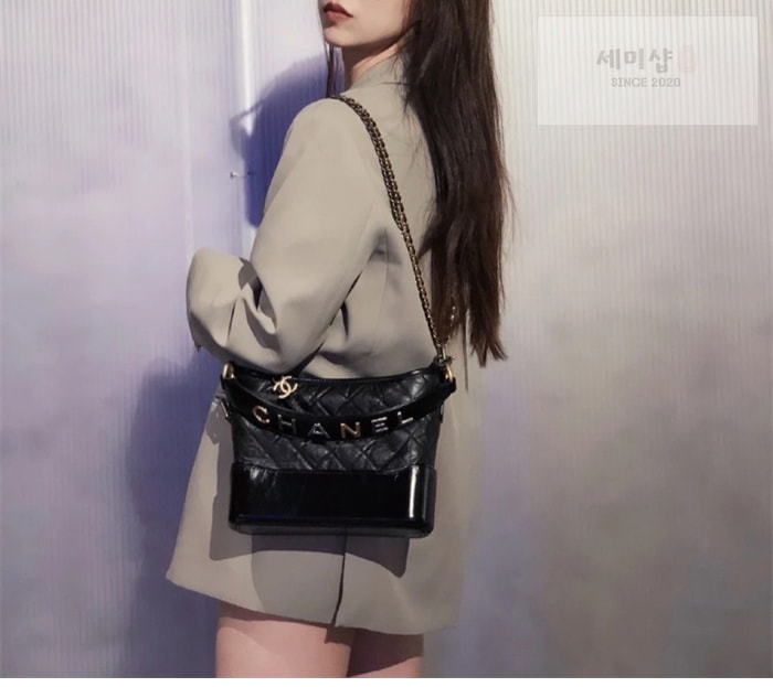 C H A N E L 샤넬 가브리엘 호보백 미디움 블랙 Bag 3번 이미지