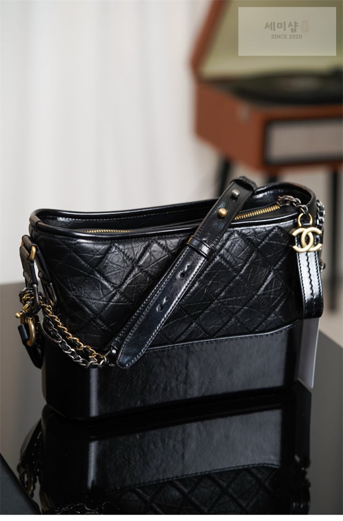 C H A N E L 샤넬 가브리엘 호보백 미디움 블랙 Bag 17번 이미지