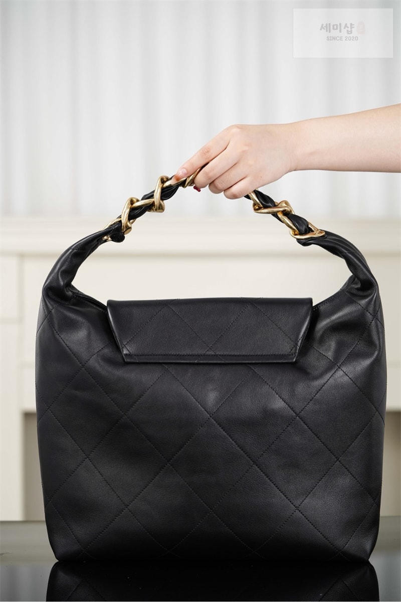 C H A N E L 샤넬 맥시 호보 백 라지 골드 메탈 블랙 블랙 Bag 4번 이미지