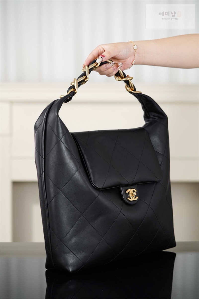 C H A N E L 샤넬 맥시 호보 백 라지 골드 메탈 블랙 블랙 Bag 10번 이미지