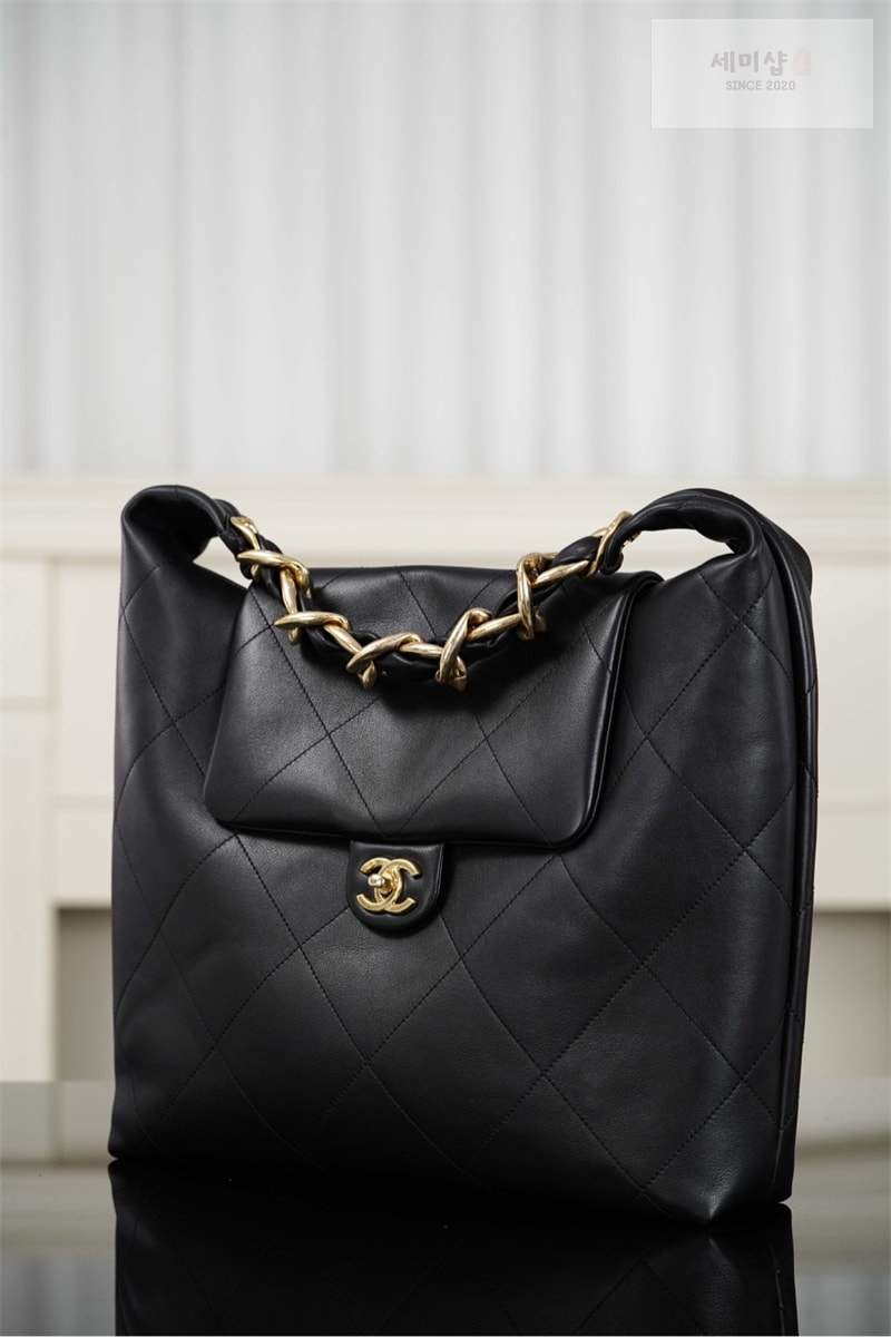 C H A N E L 샤넬 맥시 호보 백 라지 골드 메탈 블랙 블랙 Bag 16번 이미지